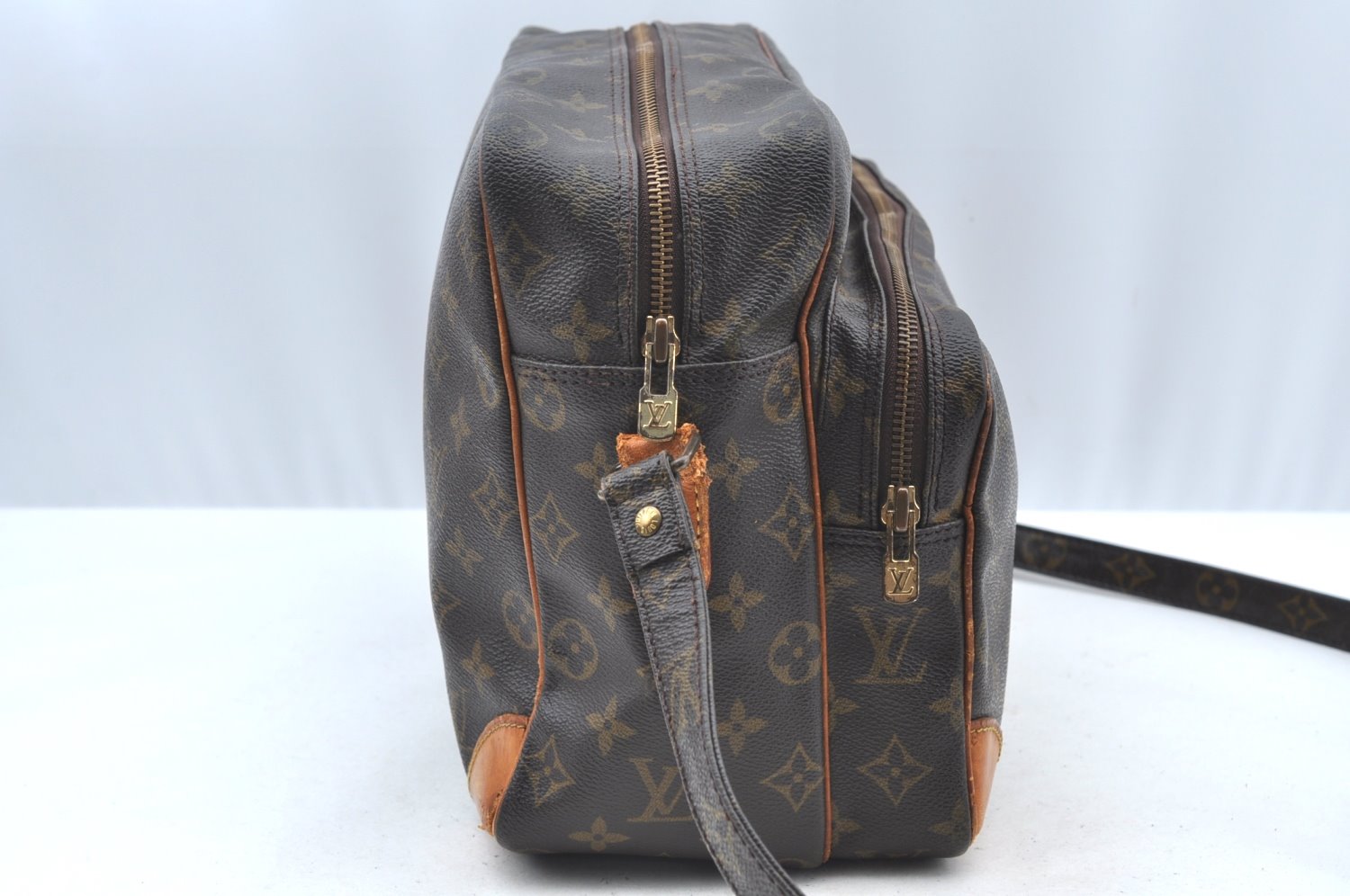 Authentic Louis Vuitton Monogram Nile 34 Shoulder Cross Body Bag M45242 LV K5283