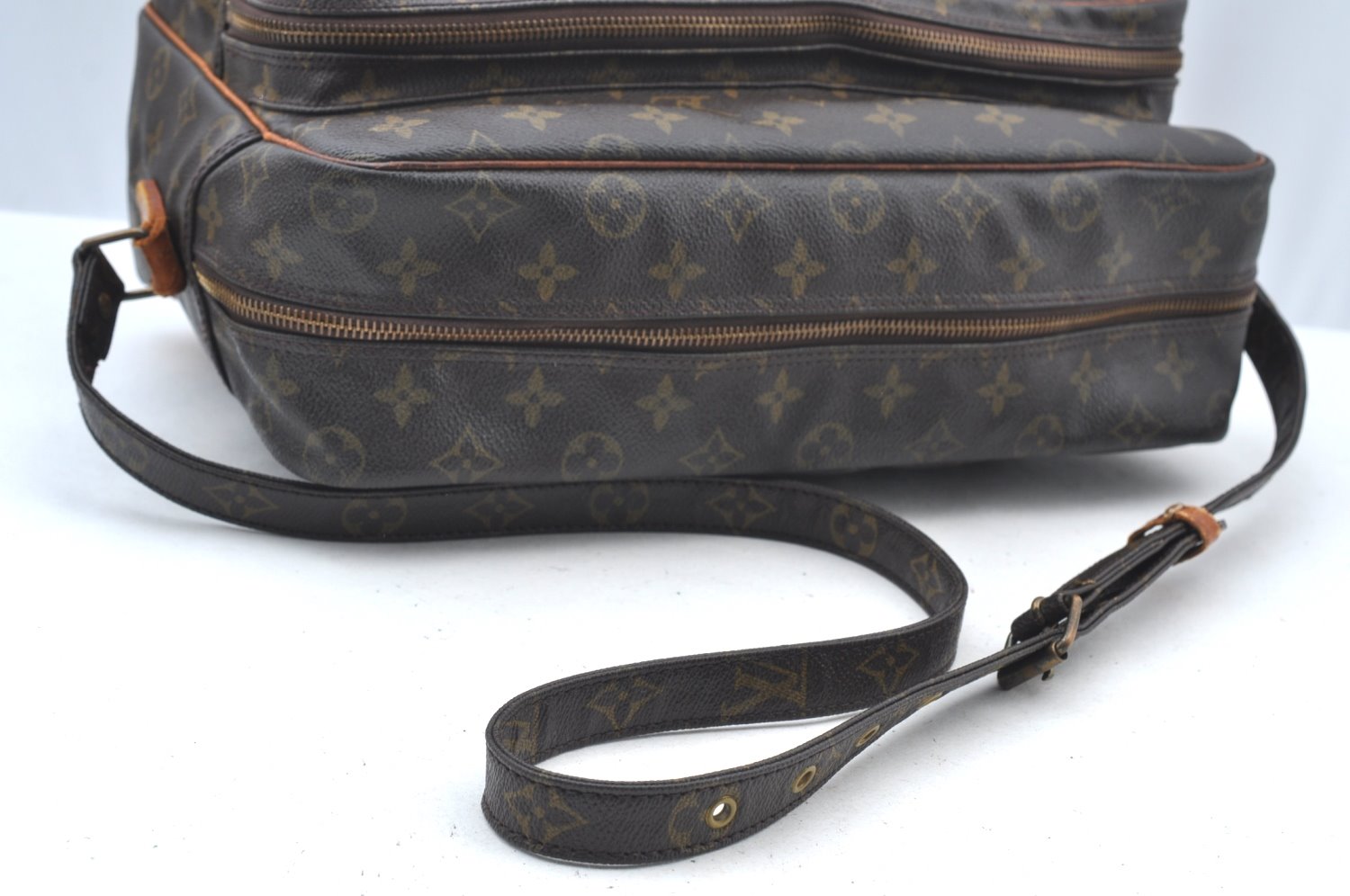 Authentic Louis Vuitton Monogram Nile 34 Shoulder Cross Body Bag M45242 LV K5283