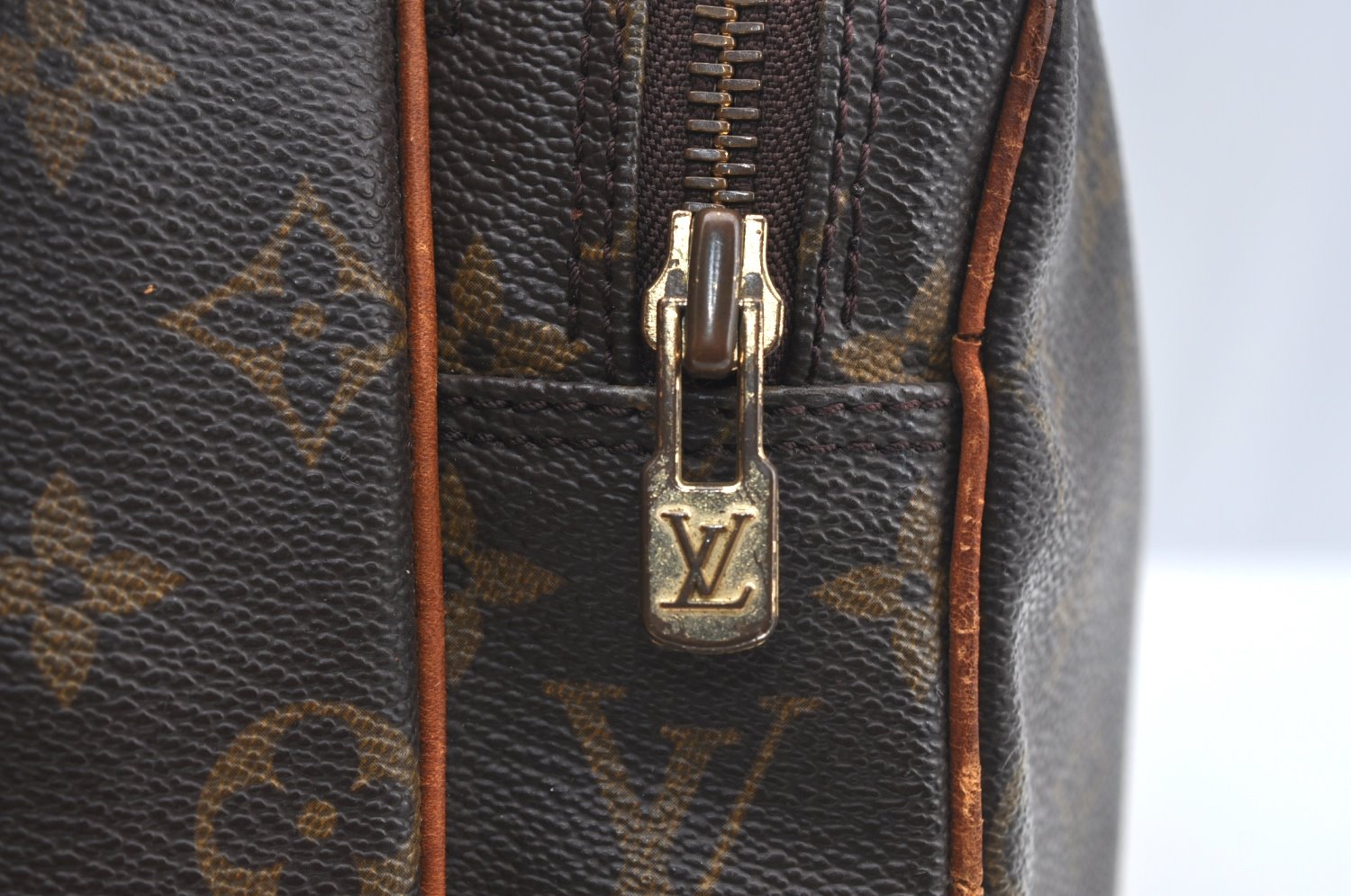 Authentic Louis Vuitton Monogram Nile 34 Shoulder Cross Body Bag M45242 LV K5283