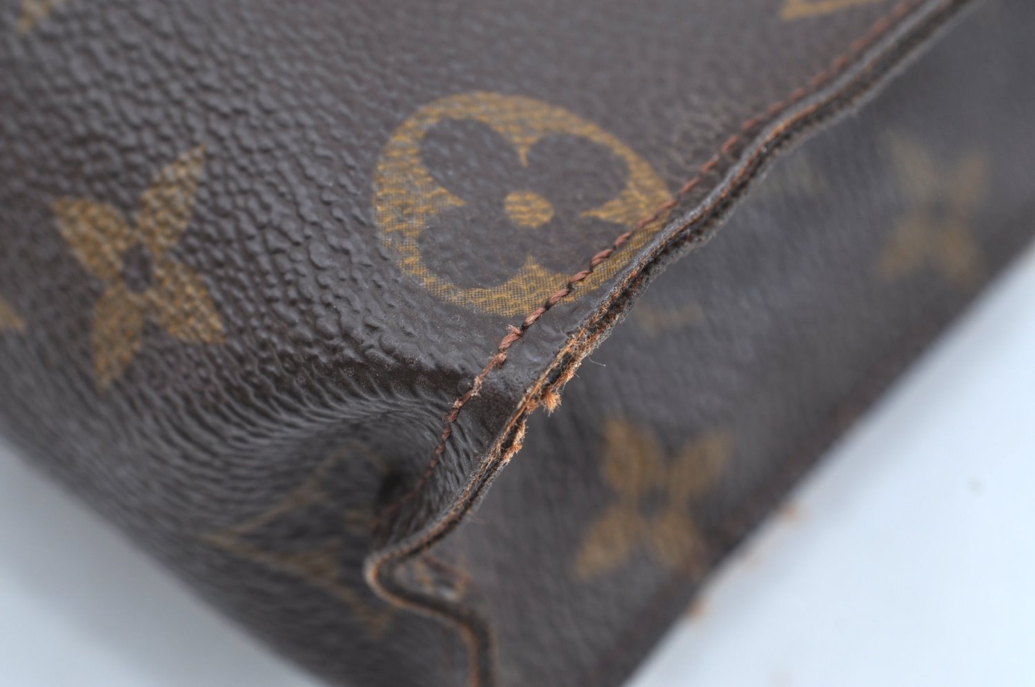 Auth Louis Vuitton Monogram Poche Toilette 26 Cosmetics Pouch Old Model LV K5292