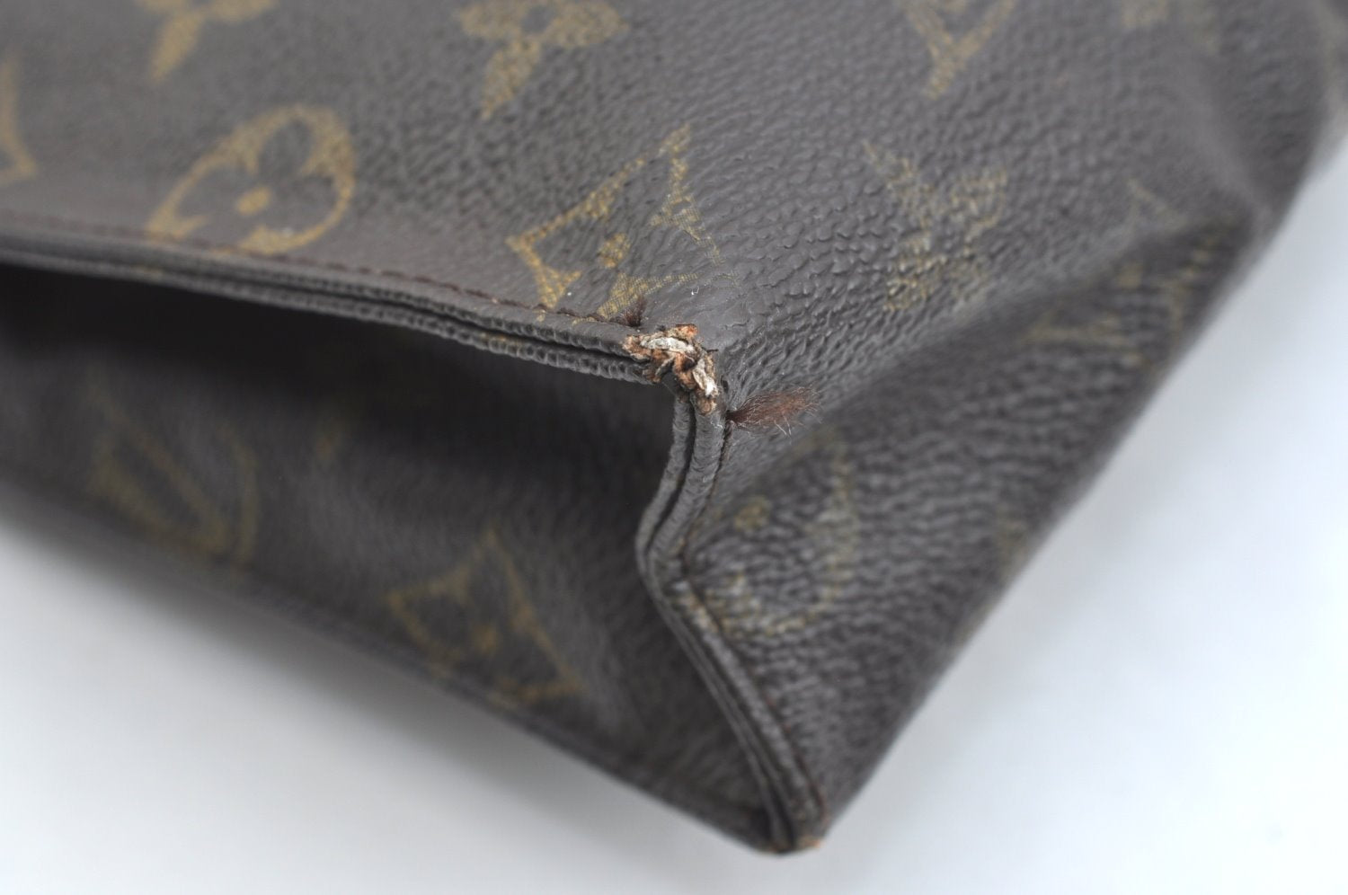 Authentic Louis Vuitton Monogram Poche Toilette 26 M47542 Cosmetics Pouch K5313