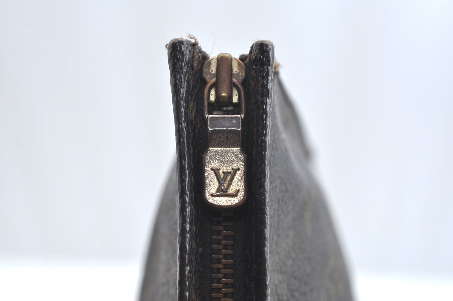 Authentic Louis Vuitton Monogram Poche Toilette 26 M47542 Cosmetics Pouch K5313