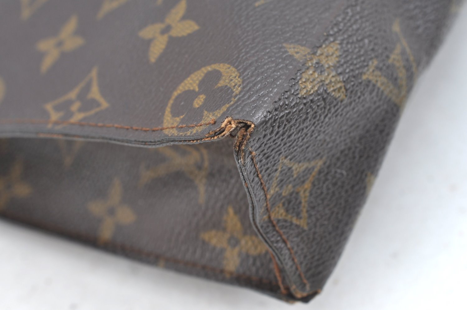 Auth Louis Vuitton Monogram Poche Toilette 26 Cosmetics Pouch Old Model LV K5329