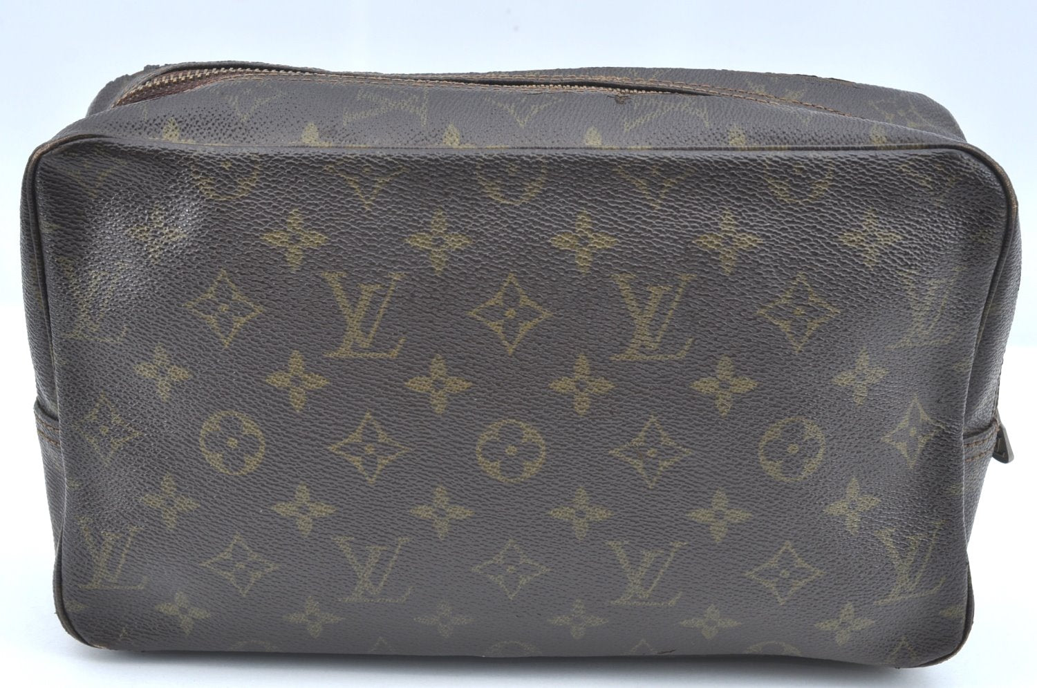 Auth Louis Vuitton Monogram Trousse Toilette 28 Clutch Hand Bag M47522 LV K5330