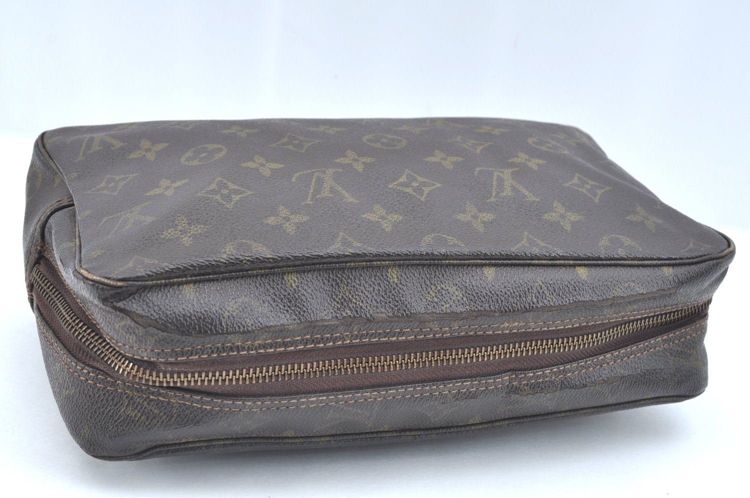 Auth Louis Vuitton Monogram Trousse Toilette 28 Clutch Hand Bag M47522 LV K5330