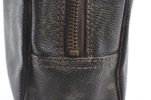 Auth Louis Vuitton Monogram Trousse Toilette 28 Clutch Hand Bag M47522 LV K5330