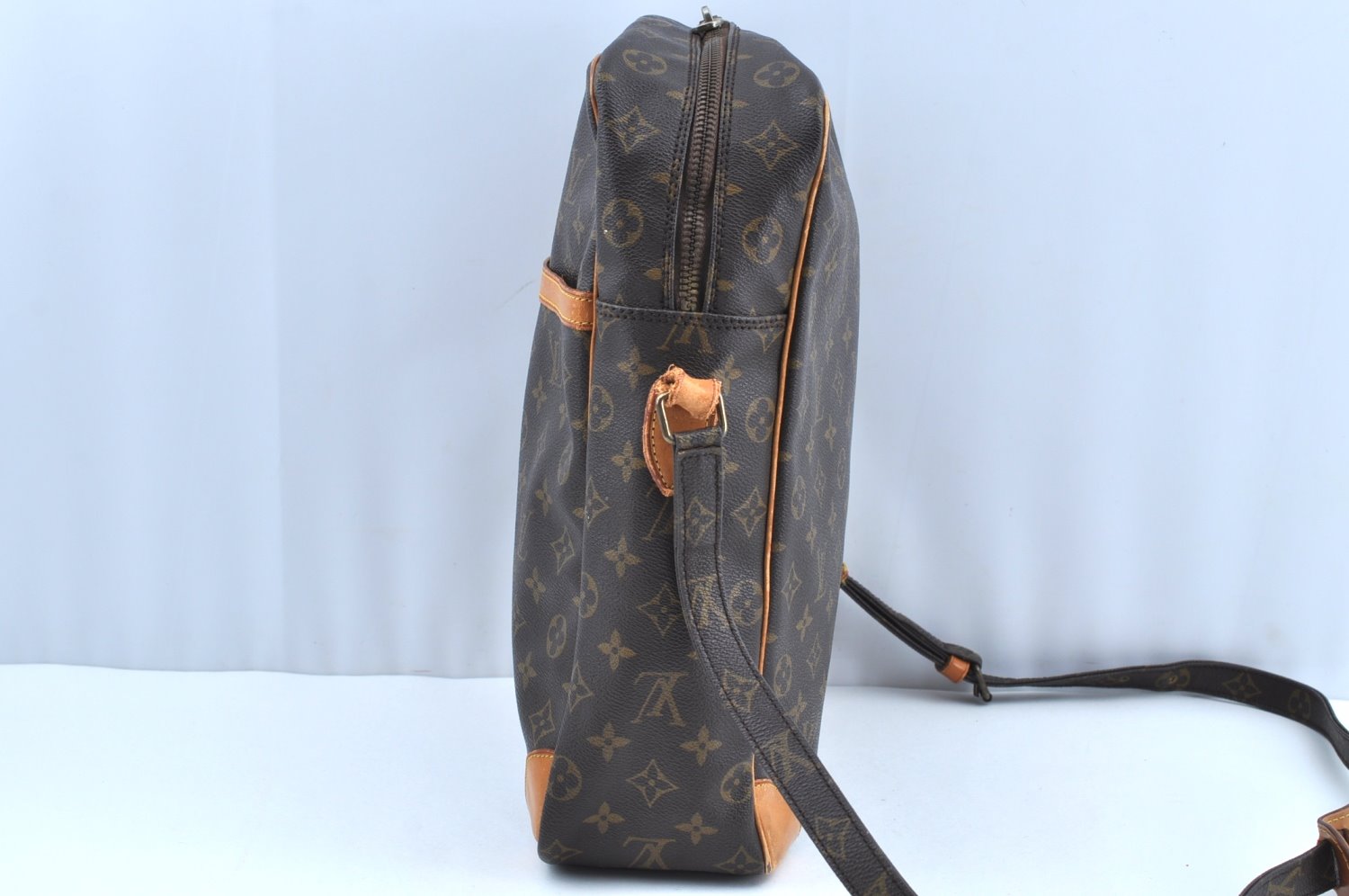 Authentic Louis Vuitton Monogram Danube 28 Shoulder Cross Body Bag LV K5333