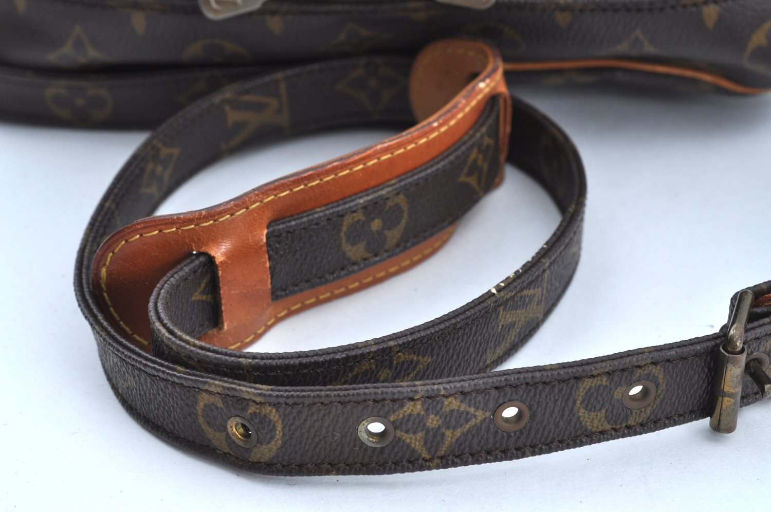 Authentic Louis Vuitton Monogram Danube 28 Shoulder Cross Body Bag LV K5333
