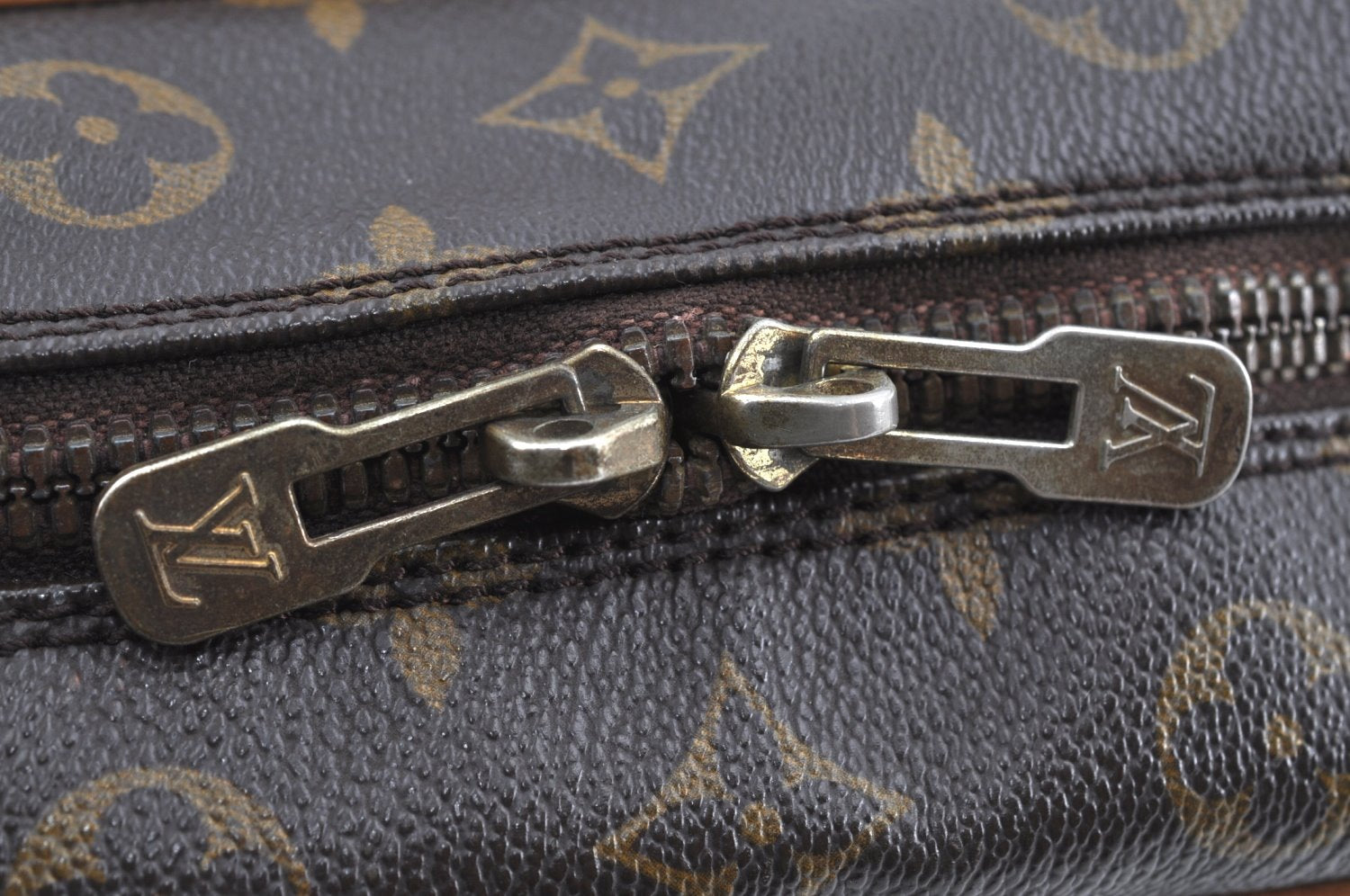 Authentic Louis Vuitton Monogram Danube 28 Shoulder Cross Body Bag LV K5333