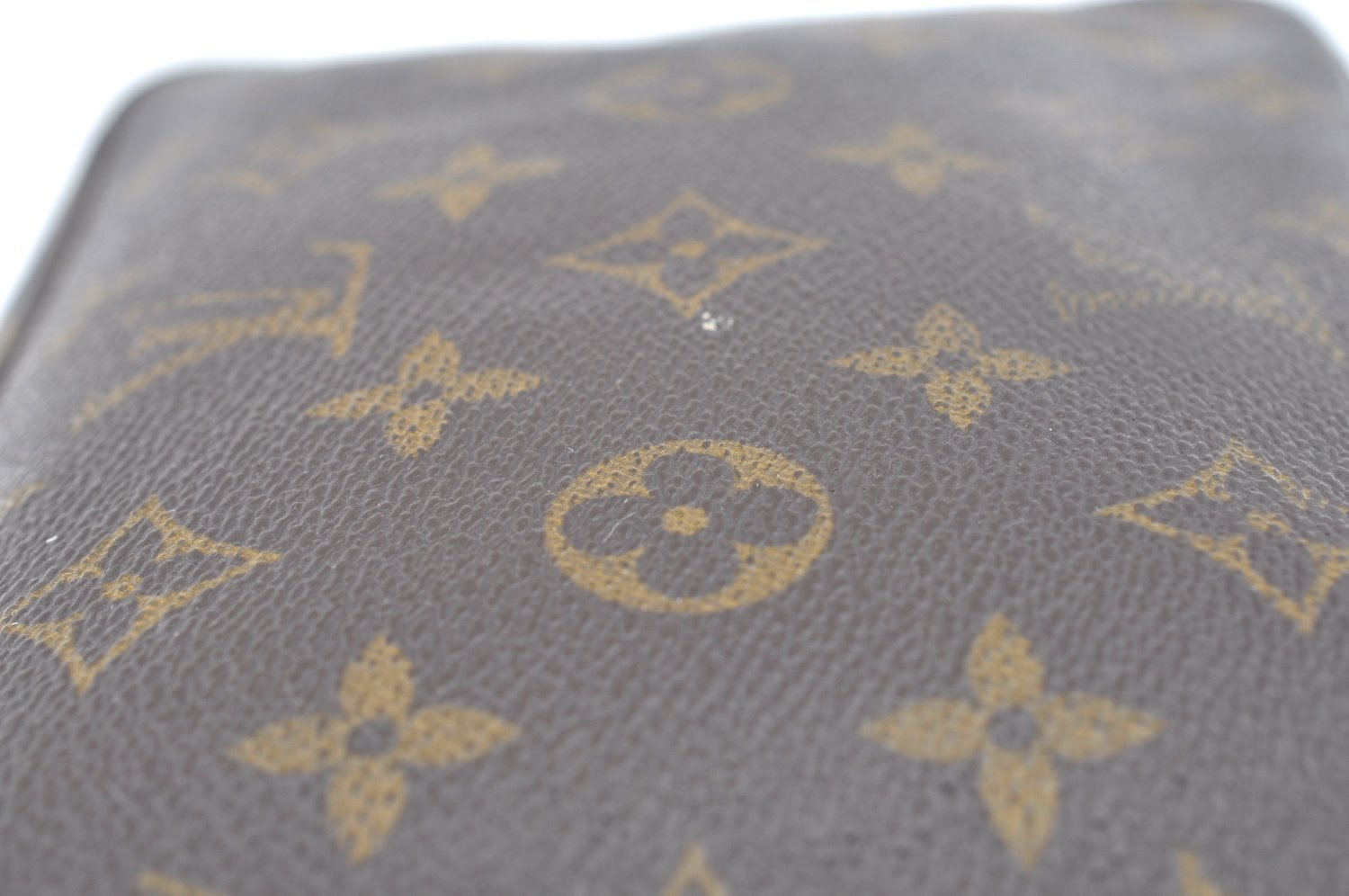 Auth Louis Vuitton Monogram Trousse Toilette 23 Clutch Hand Bag M47524 LV K5355