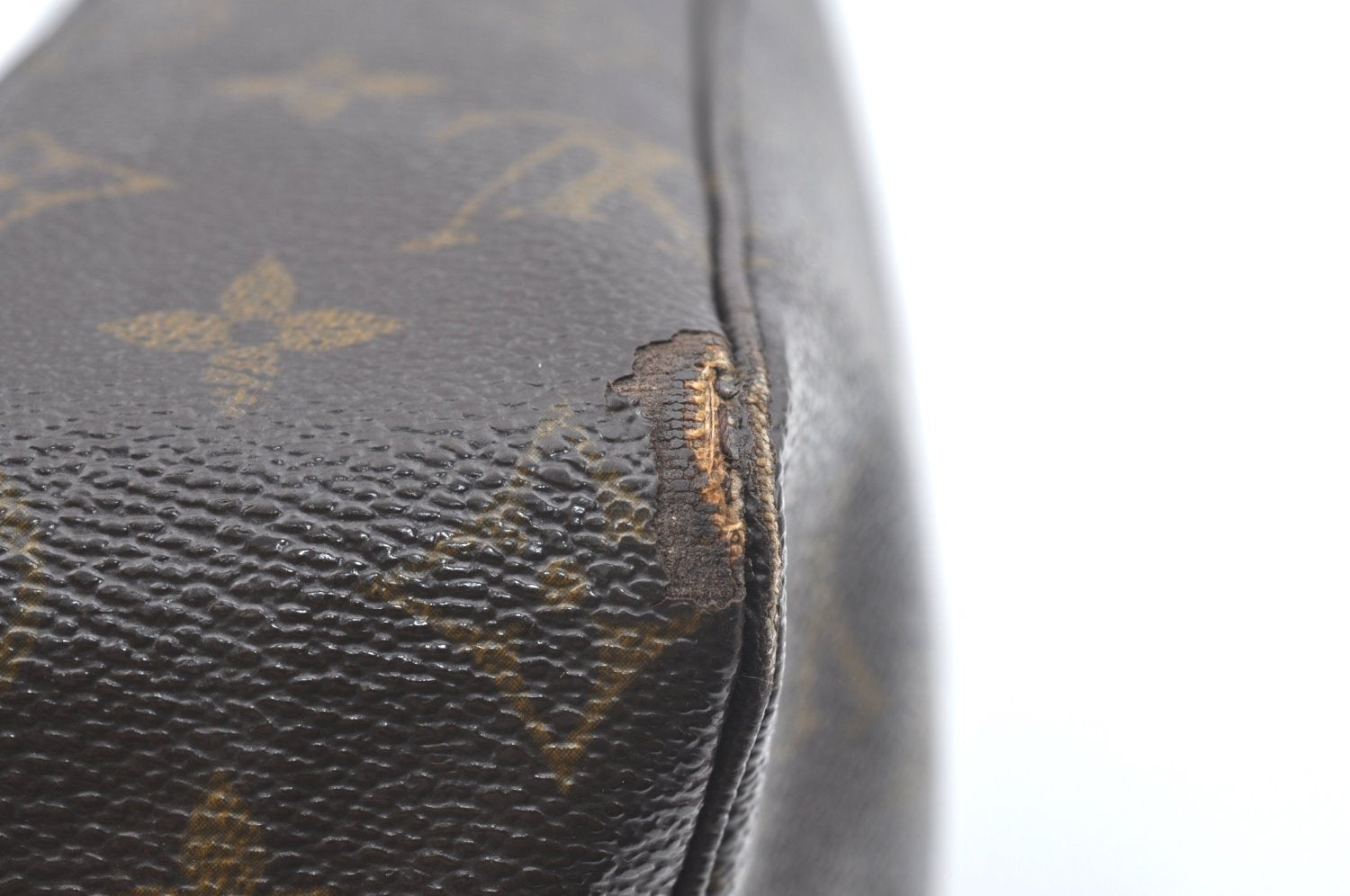 Auth Louis Vuitton Monogram Trousse Toilette 23 Clutch Hand Bag M47524 LV K5355