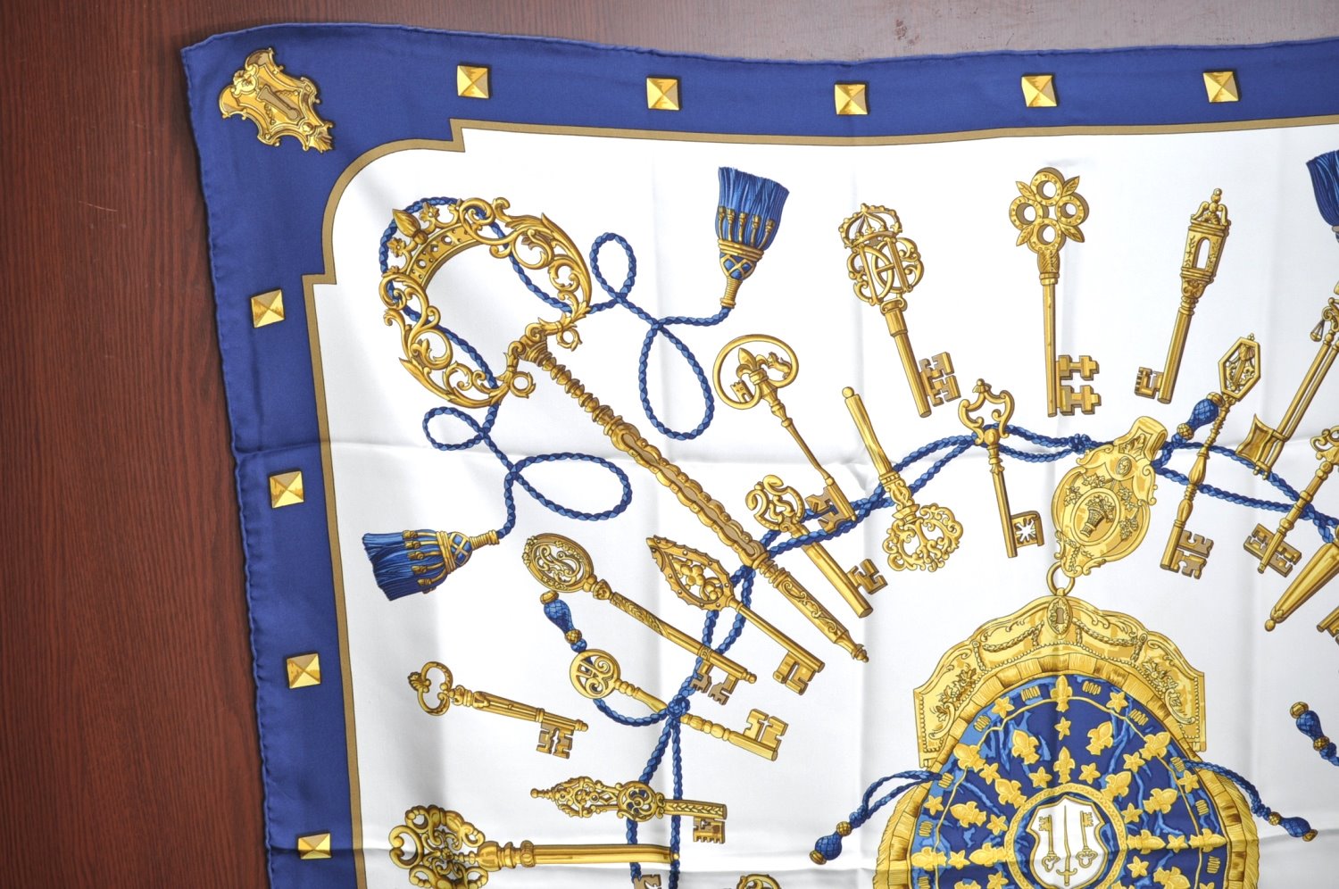 Authentic HERMES Carre 90 Scarf 