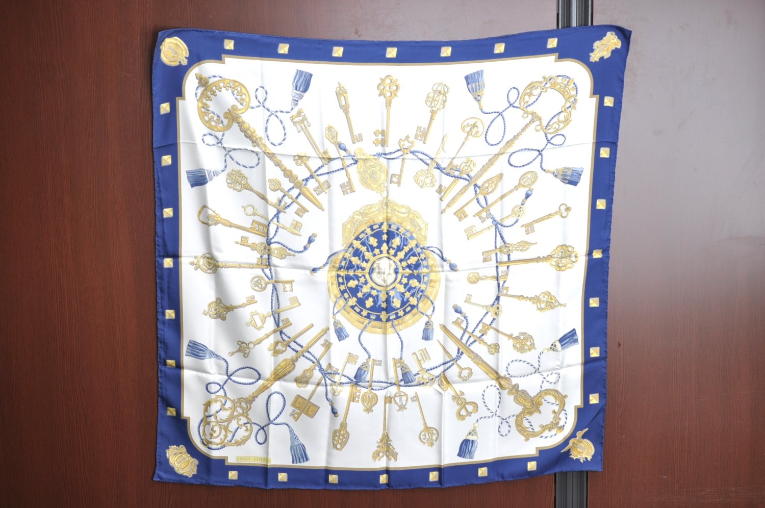 Authentic HERMES Carre 90 Scarf 