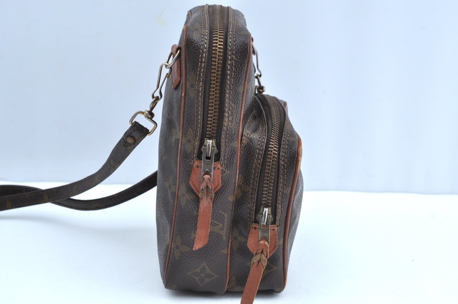 Authentic Louis Vuitton Monogram Amazone Shoulder Cross Body Bag Old Model K5368