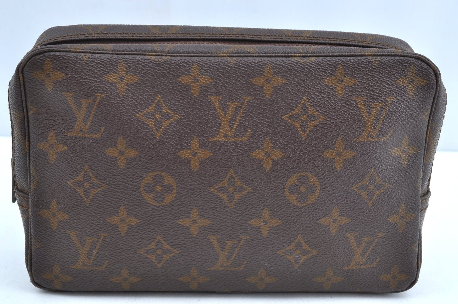 Auth Louis Vuitton Monogram Trousse Toilette 23 Clutch Hand Bag Old Model K5372