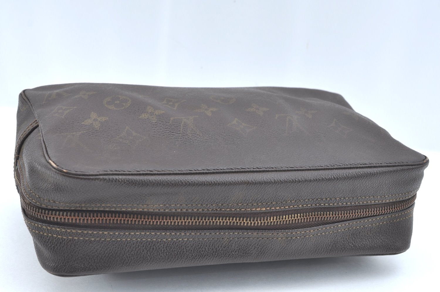 Auth Louis Vuitton Monogram Trousse Toilette 28 Clutch Hand Bag M47522 LV K5383