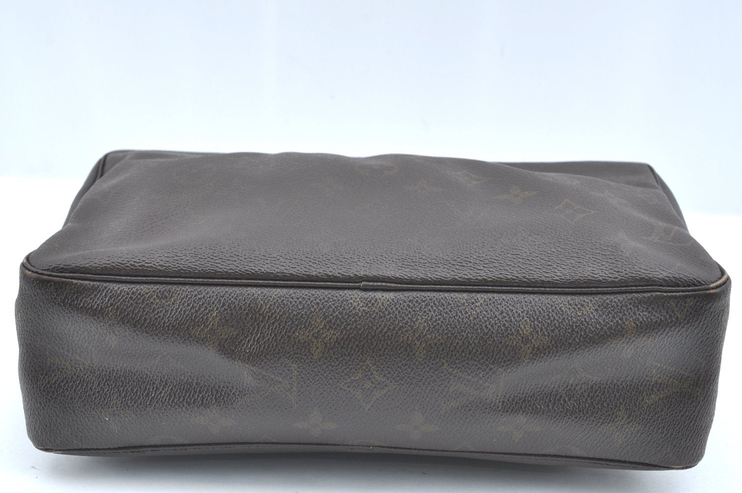 Auth Louis Vuitton Monogram Trousse Toilette 28 Clutch Hand Bag M47522 LV K5383