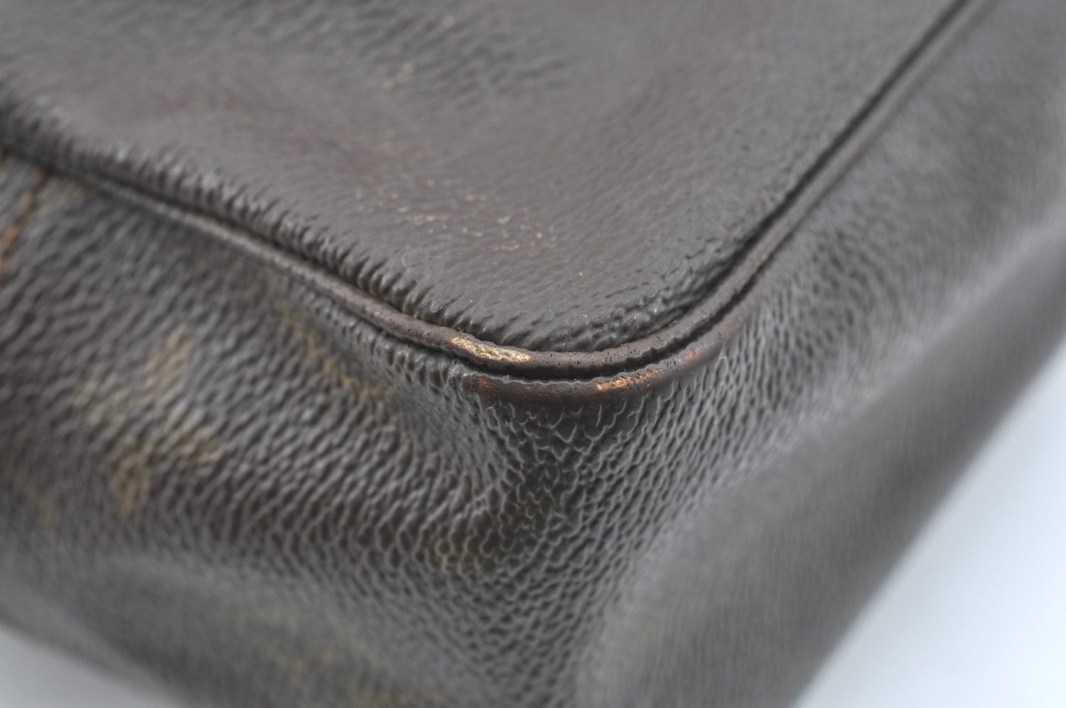 Auth Louis Vuitton Monogram Trousse Toilette 28 Clutch Hand Bag M47522 LV K5383