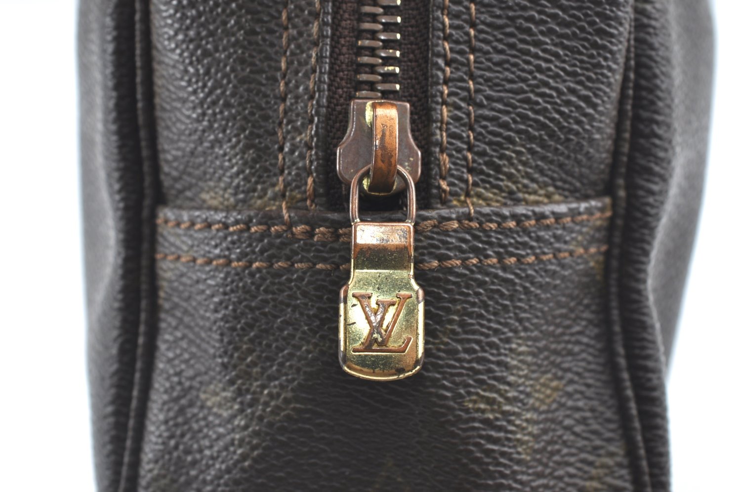 Auth Louis Vuitton Monogram Trousse Toilette 28 Clutch Hand Bag M47522 LV K5383