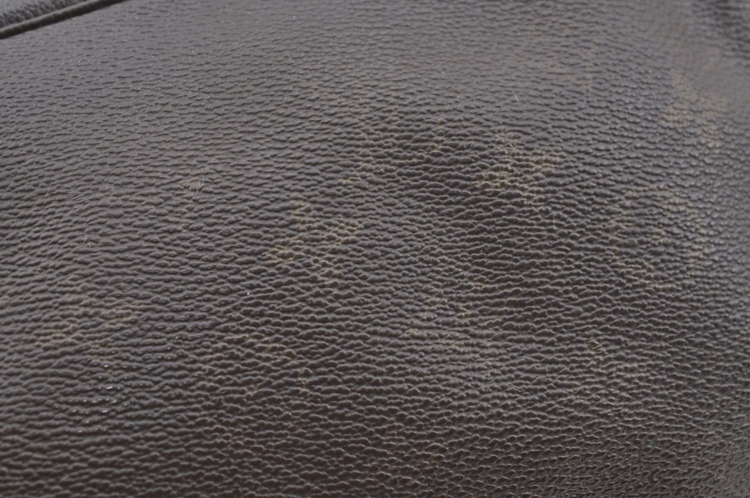 Auth Louis Vuitton Monogram Trousse Toilette 28 Clutch Hand Bag M47522 LV K5383