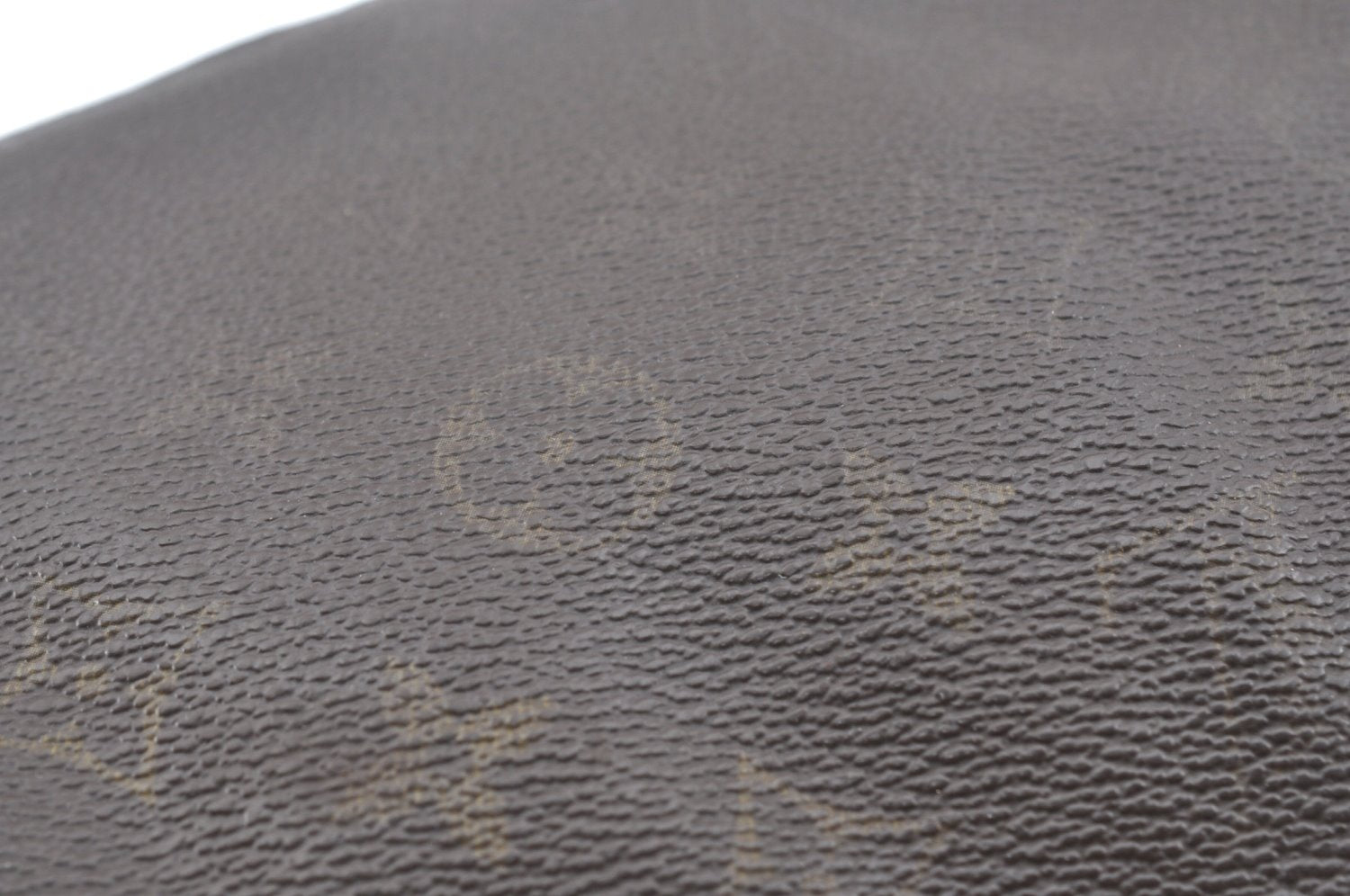 Auth Louis Vuitton Monogram Trousse Toilette 28 Clutch Hand Bag M47522 LV K5383