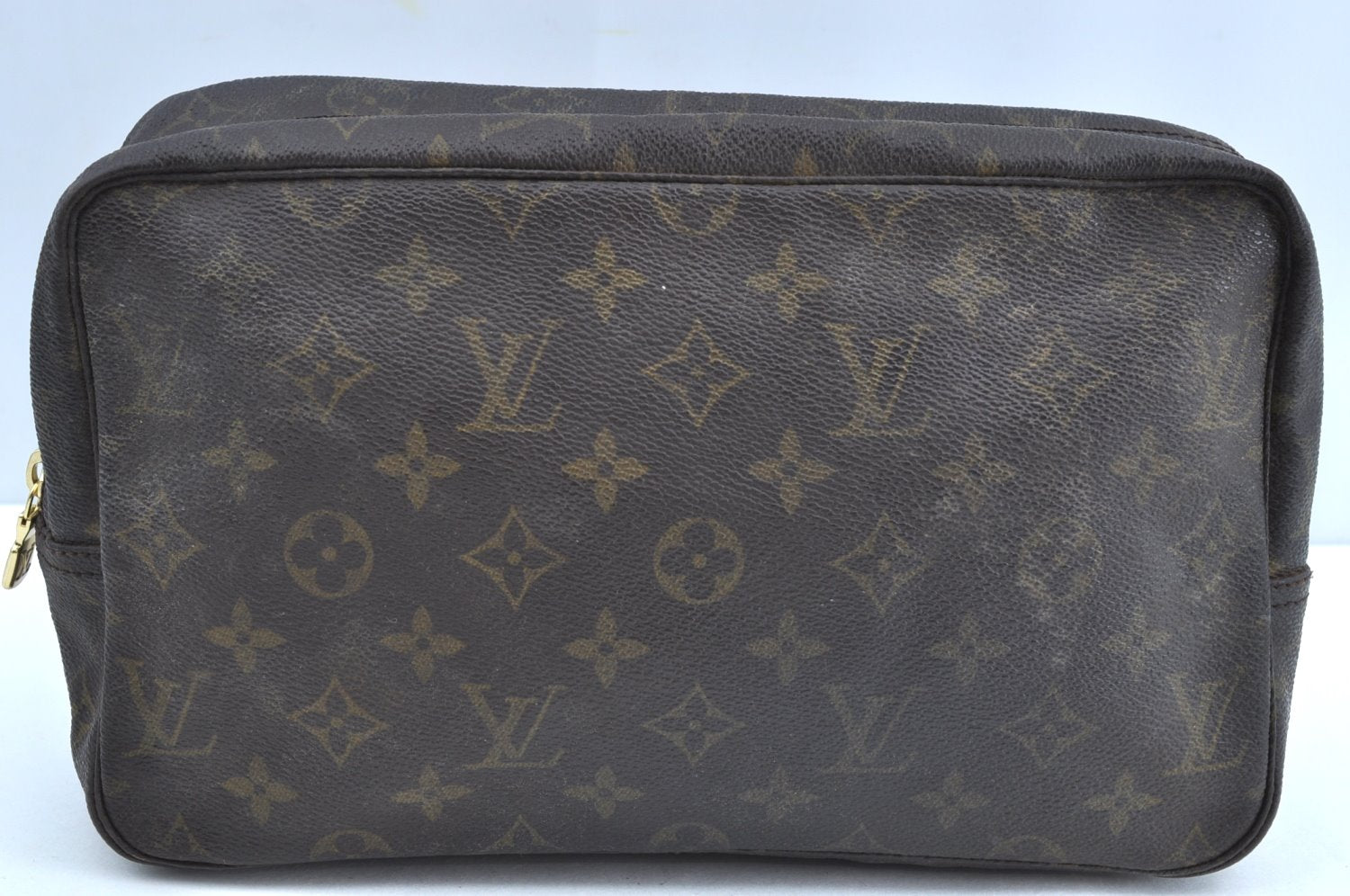 Auth Louis Vuitton Monogram Trousse Toilette 28 Clutch Hand Bag M47522 LV K5386