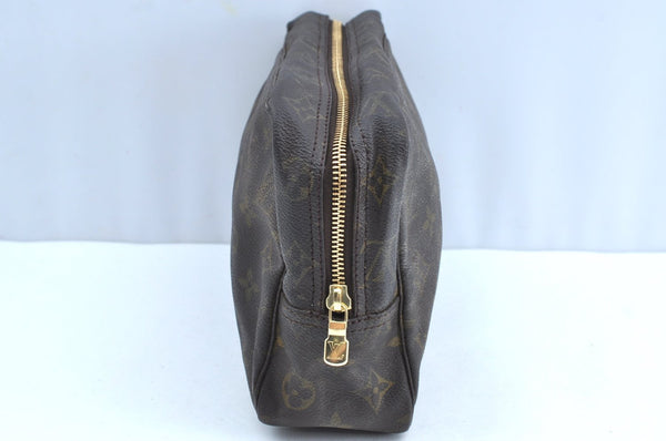 Auth Louis Vuitton Monogram Trousse Toilette 28 Clutch Hand Bag M47522 LV K5386