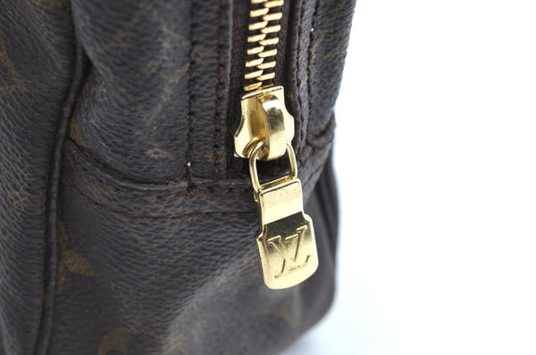 Auth Louis Vuitton Monogram Trousse Toilette 28 Clutch Hand Bag M47522 LV K5386