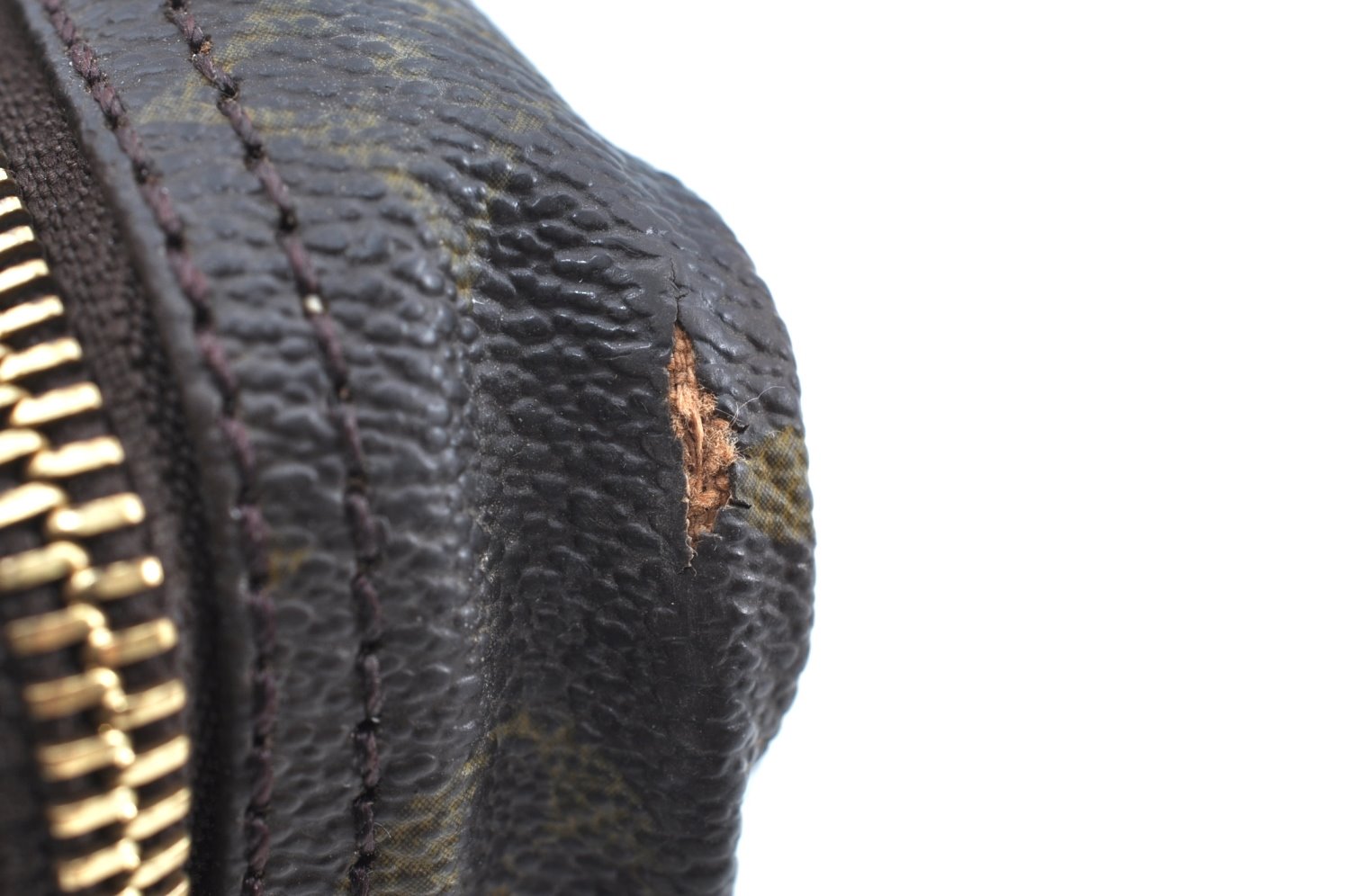 Auth Louis Vuitton Monogram Trousse Toilette 28 Clutch Hand Bag M47522 LV K5386