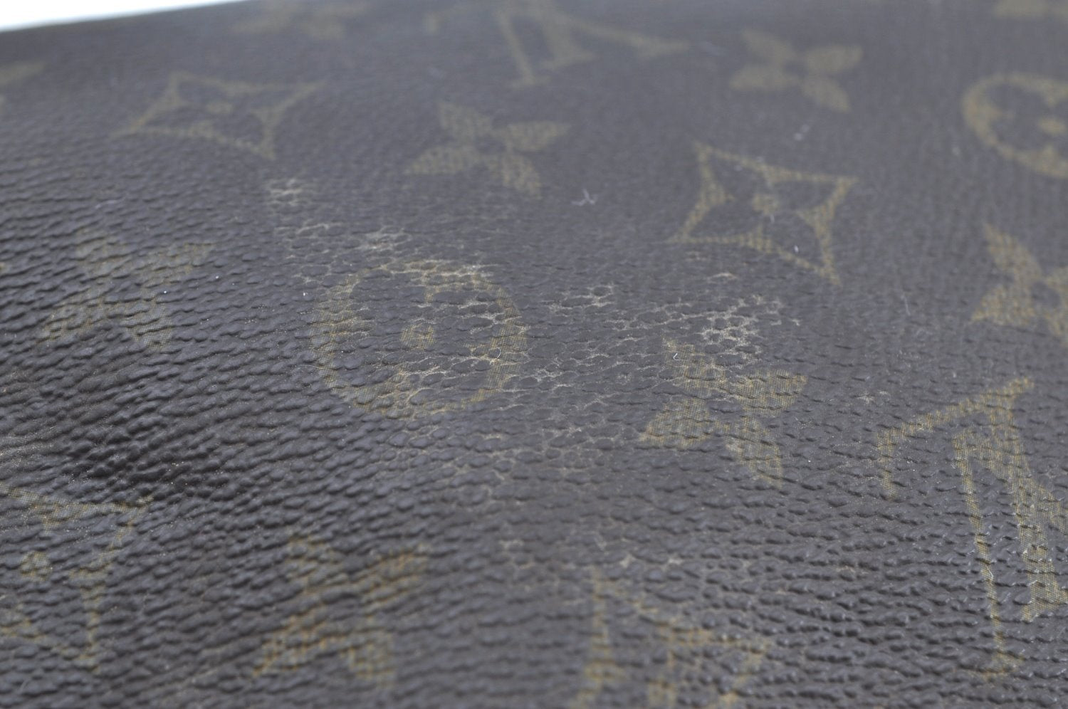 Auth Louis Vuitton Monogram Trousse Toilette 28 Clutch Hand Bag M47522 LV K5386