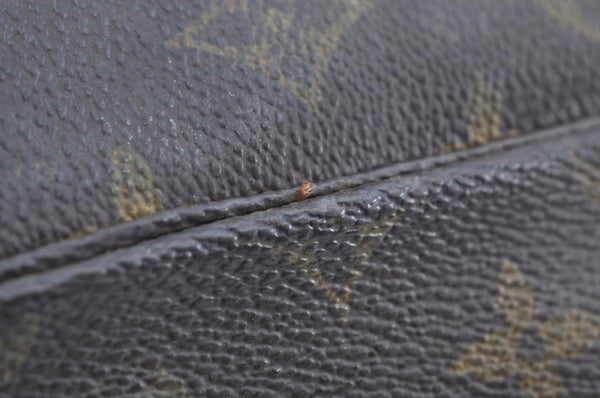 Auth Louis Vuitton Monogram Trousse Toilette 28 Clutch Hand Bag M47522 LV K5386