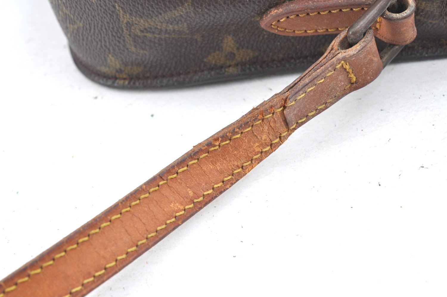 Auth Louis Vuitton Monogram Saint Cloud MM M51243 Shoulder Cross Bag Junk K5393