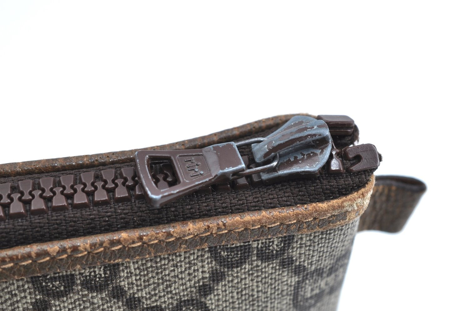 Authentic GUCCI GG Plus Clutch Hand Bag Purse GG PVC Leather Brown K5428