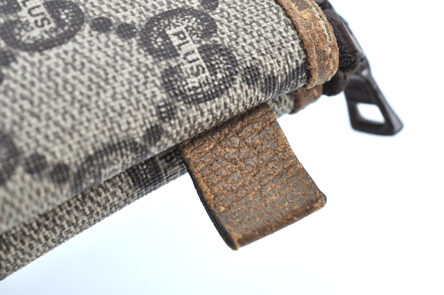 Authentic GUCCI GG Plus Clutch Hand Bag Purse GG PVC Leather Brown K5428