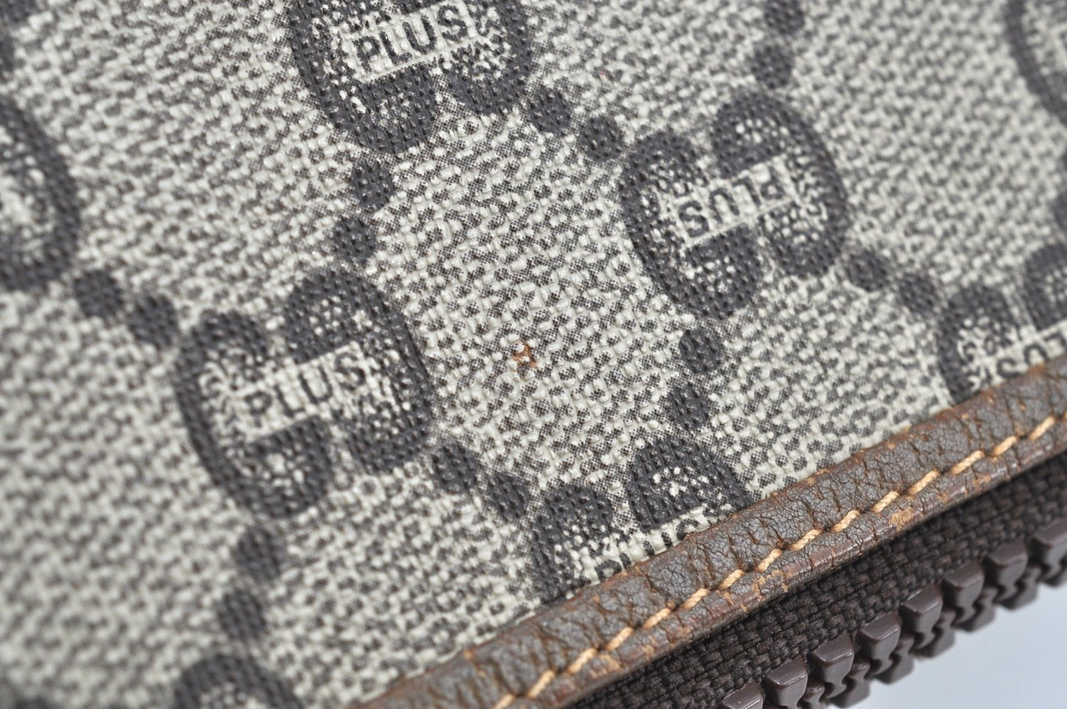 Authentic GUCCI GG Plus Clutch Hand Bag Purse GG PVC Leather Brown K5428