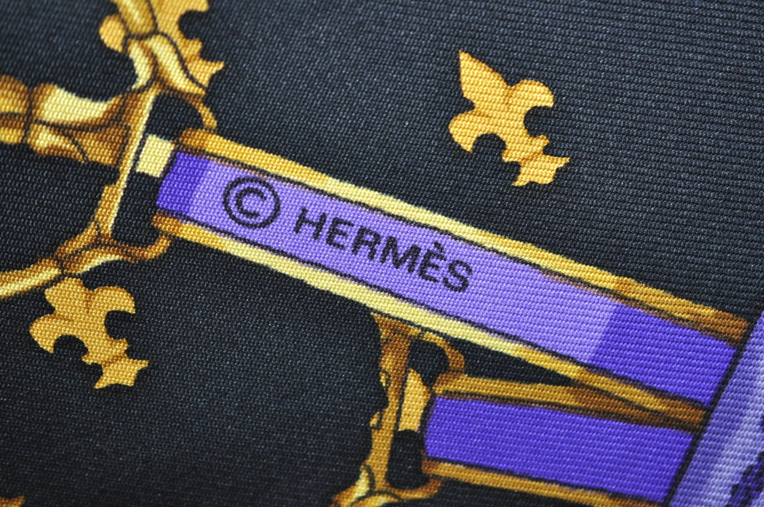 Authentic HERMES Carre 90 Scarf 