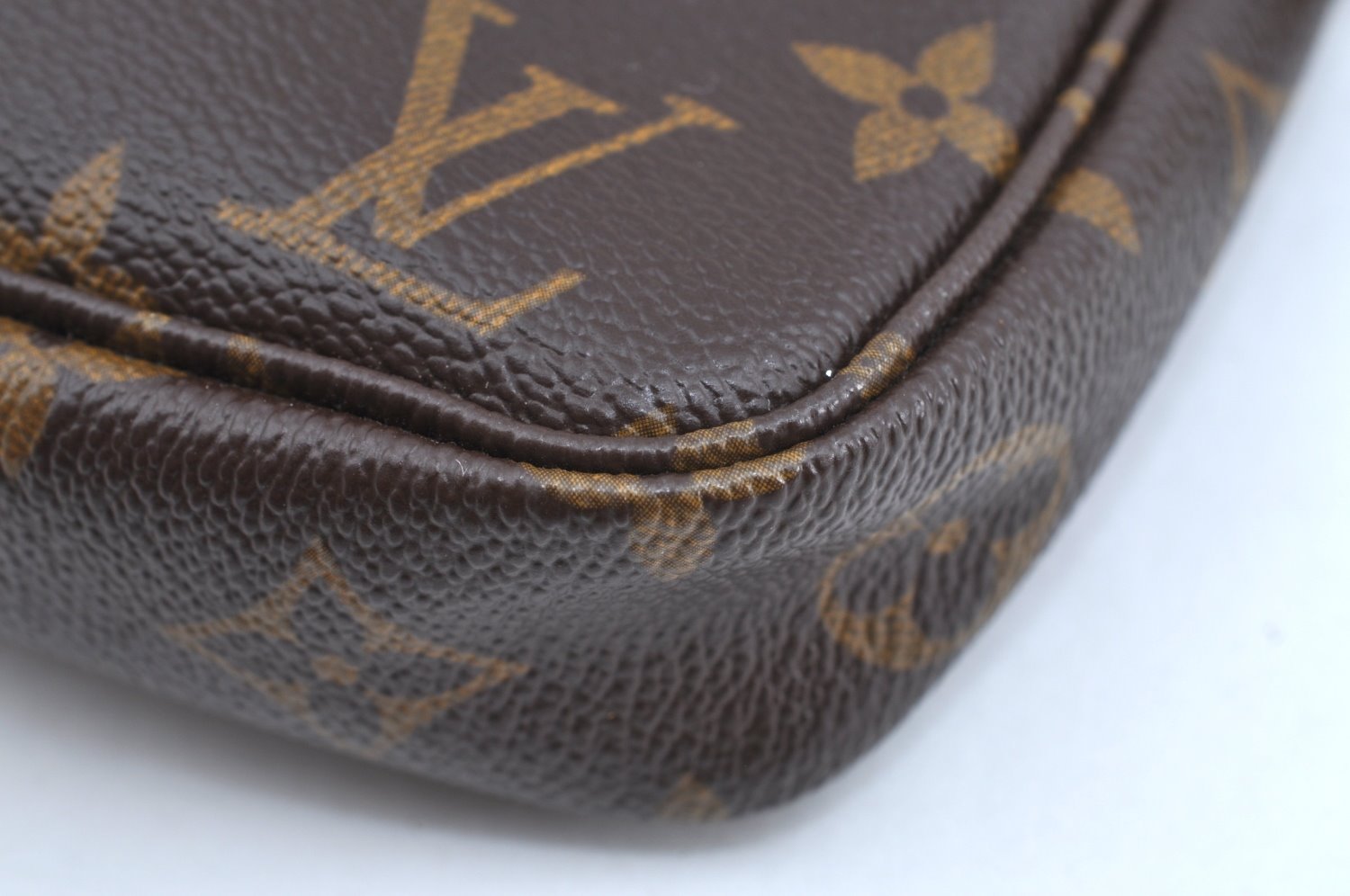 Auth Louis Vuitton Monogram Panda Pochette Accessoires Pouch M51981 LV K5500