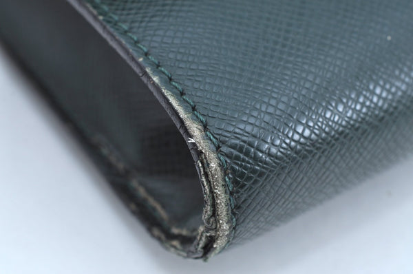 Auth Louis Vuitton Taiga Volga Document case Clutch Bag Green M30204 LV K5522
