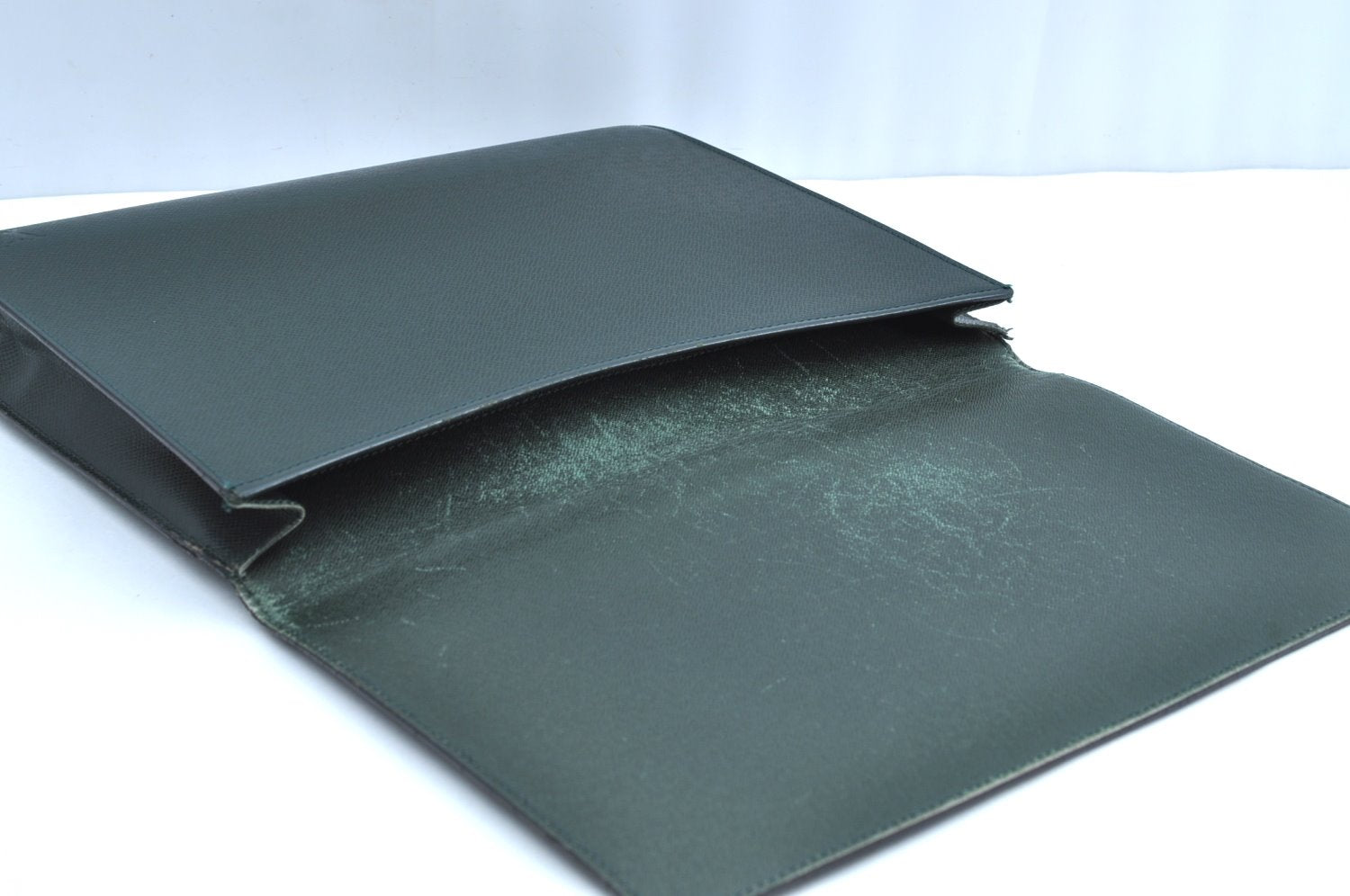 Auth Louis Vuitton Taiga Volga Document case Clutch Bag Green M30204 LV K5522