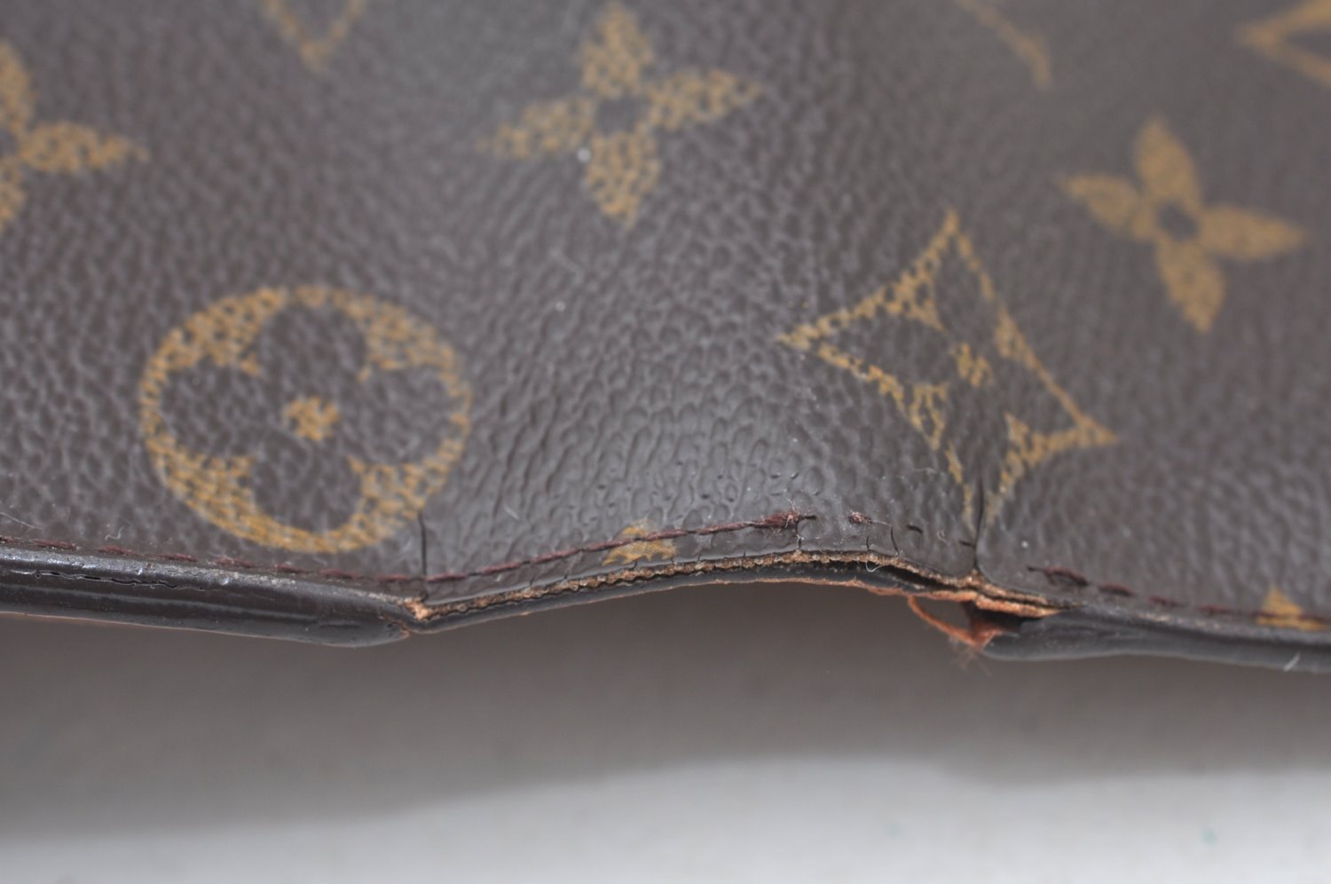 Authentic Louis Vuitton Monogram Portefeuille International M61217 Wallet K5527