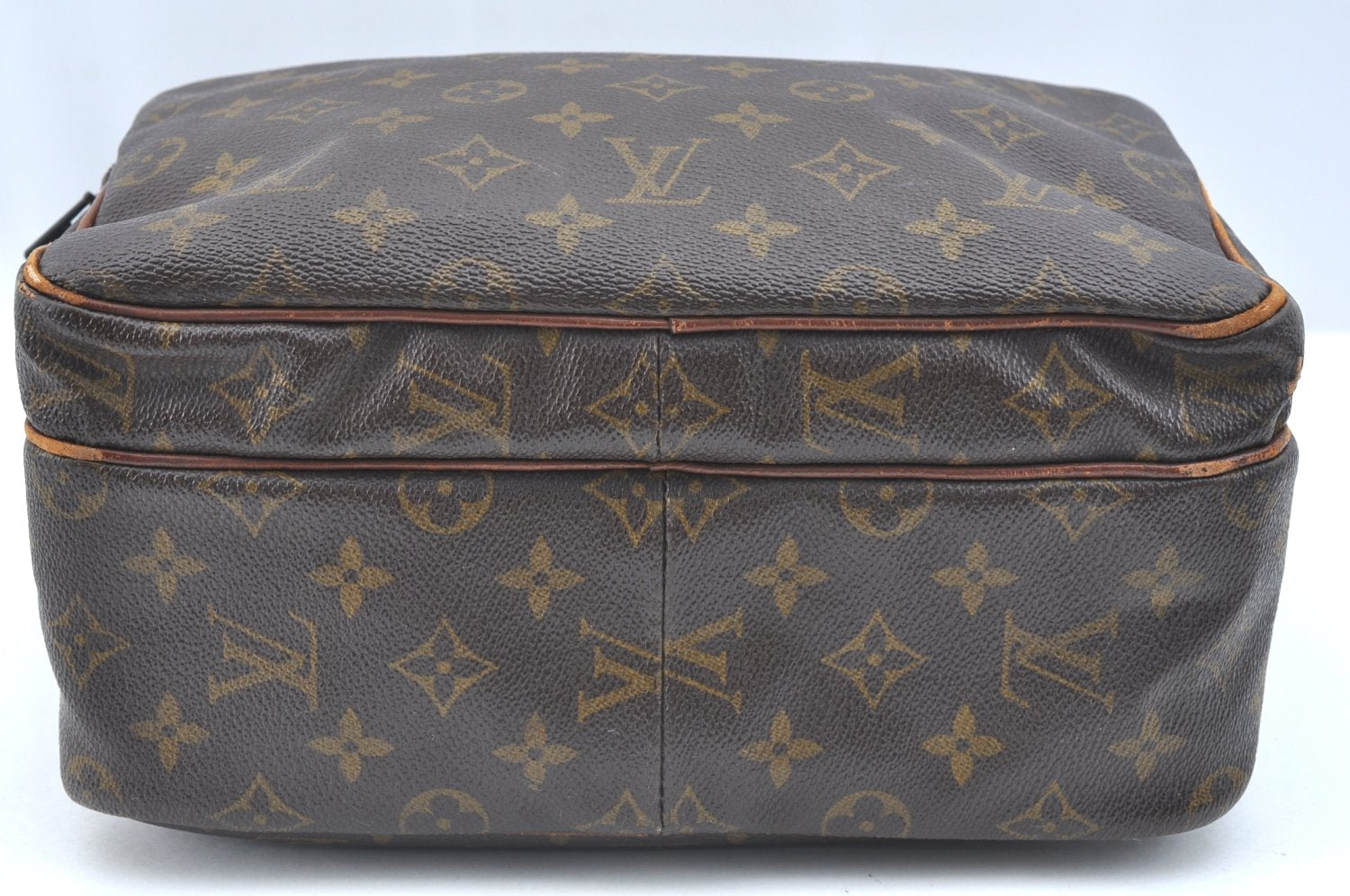 Authentic Louis Vuitton Monogram Nile Shoulder Cross Body Bag Old Model LV K5549