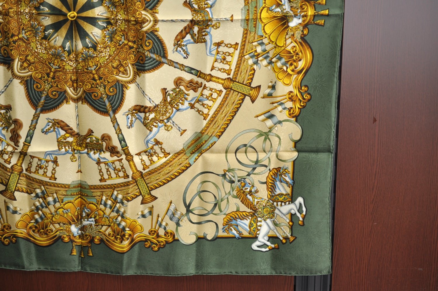 Authentic HERMES Carre 90 Scarf 