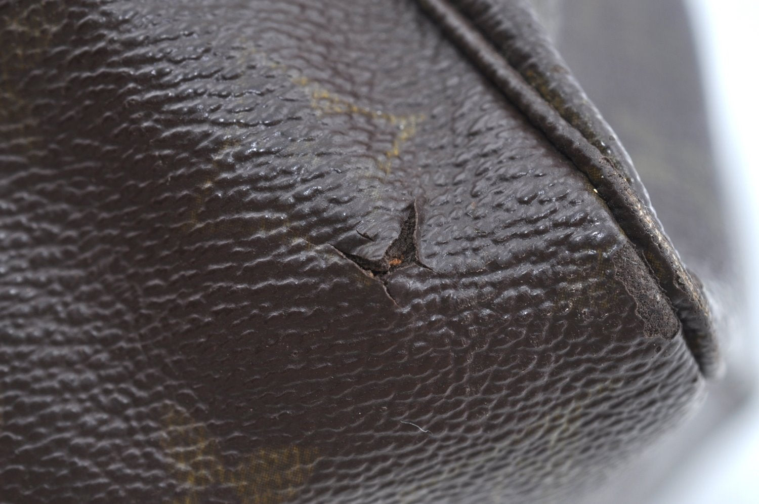 Auth Louis Vuitton Monogram Trousse Toilette 28 Clutch Hand Bag M47522 LV K5558