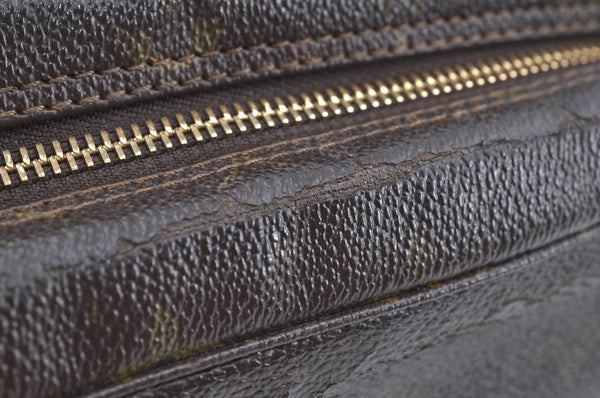 Auth Louis Vuitton Monogram Trousse Toilette 28 Clutch Hand Bag M47522 LV K5558