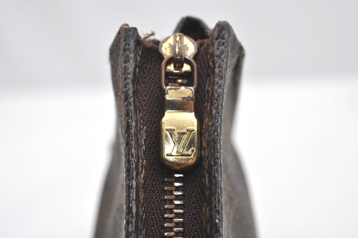 Authentic Louis Vuitton Monogram Poche Toilette 15 M47546 Cosmetics Pouch K5563