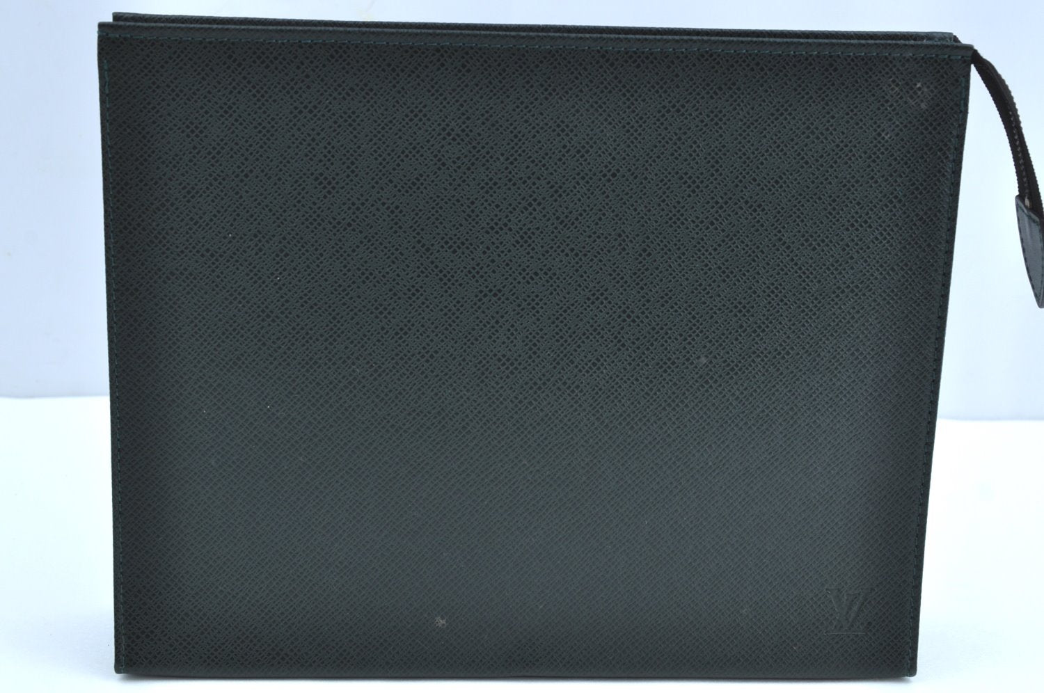 Auth Louis Vuitton Taiga Poche Toilette Cosmetics Pouch Green M99034 Junk K5572