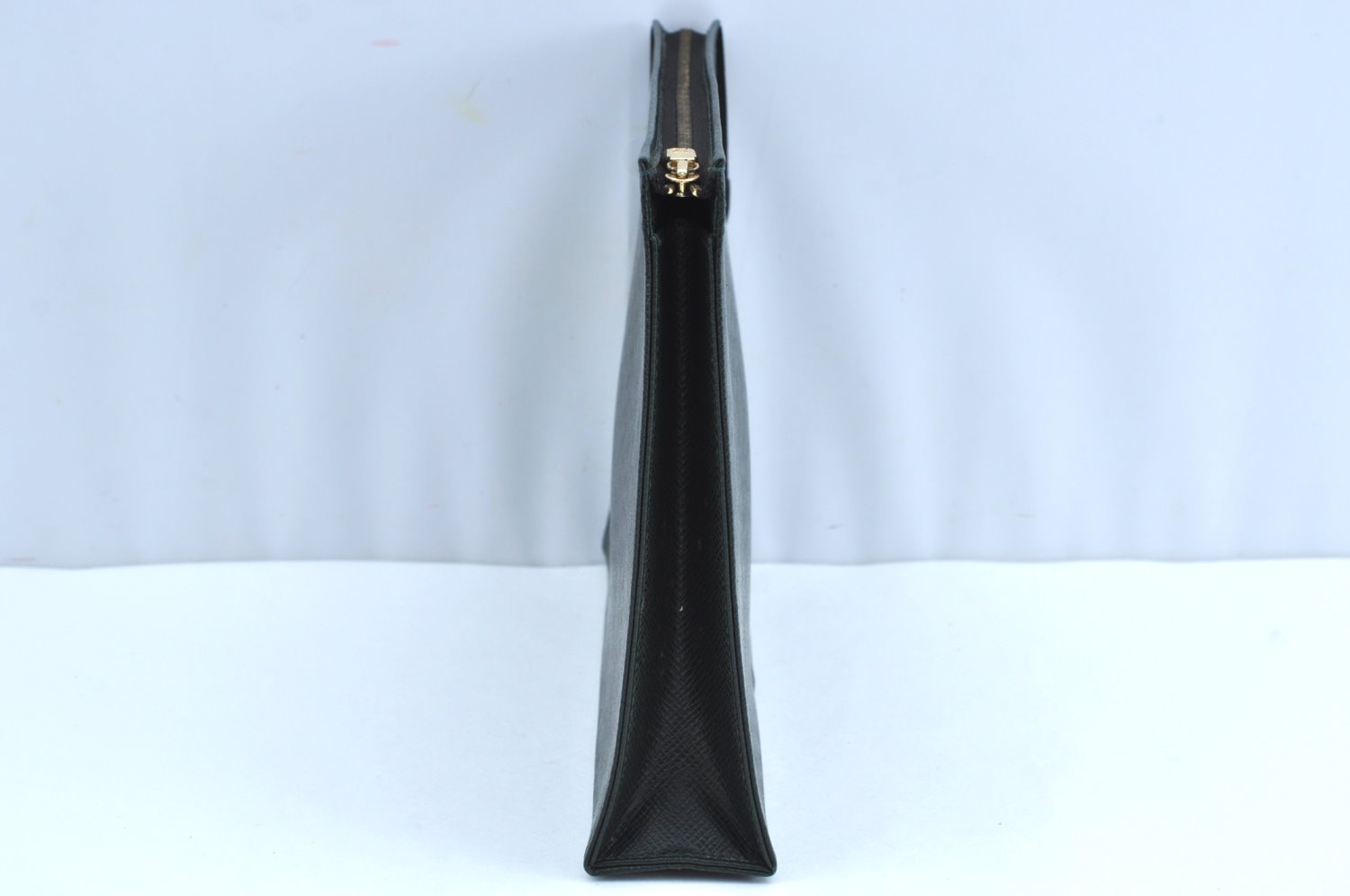 Auth Louis Vuitton Taiga Poche Toilette Cosmetics Pouch Green M99034 Junk K5572