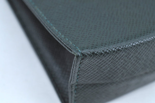 Auth Louis Vuitton Taiga Poche Toilette Cosmetics Pouch Green M99034 Junk K5572