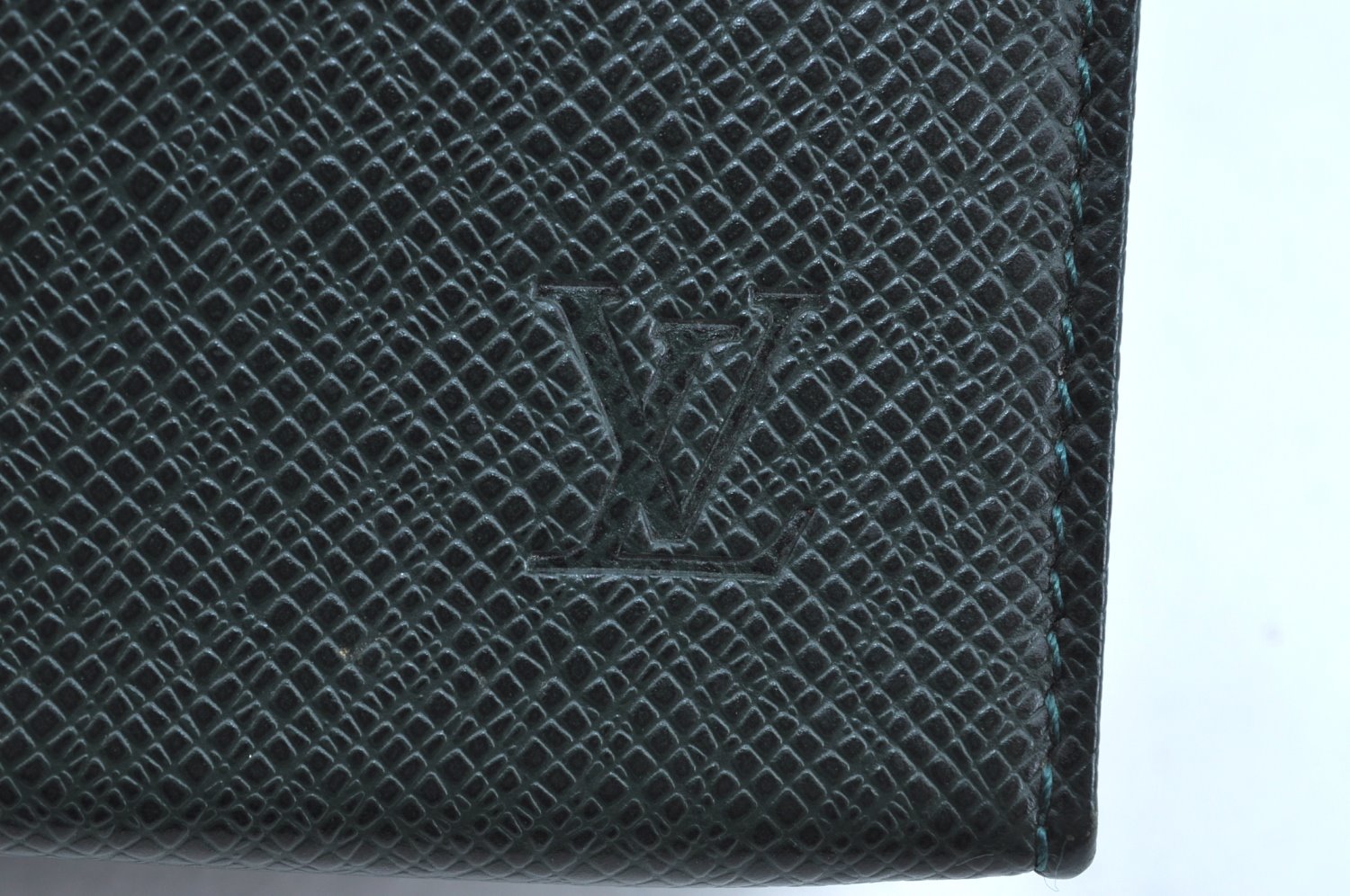 Auth Louis Vuitton Taiga Poche Toilette Cosmetics Pouch Green M99034 Junk K5572