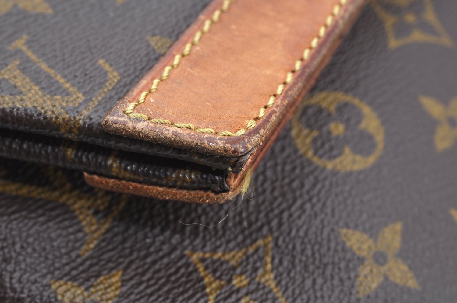 Auth Louis Vuitton Monogram Pochette Pliante Clutch Hand Bag Old Model LV K5604